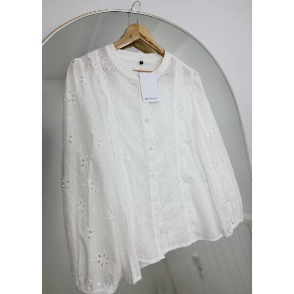 Diseño sin título - 2025-04-17T110304.400 BLUSA PUNTILLA BRODERIE